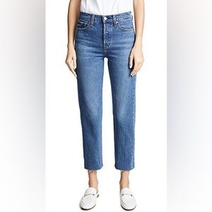 LEVIS Wedgie Straight Jeans w/ raw edge